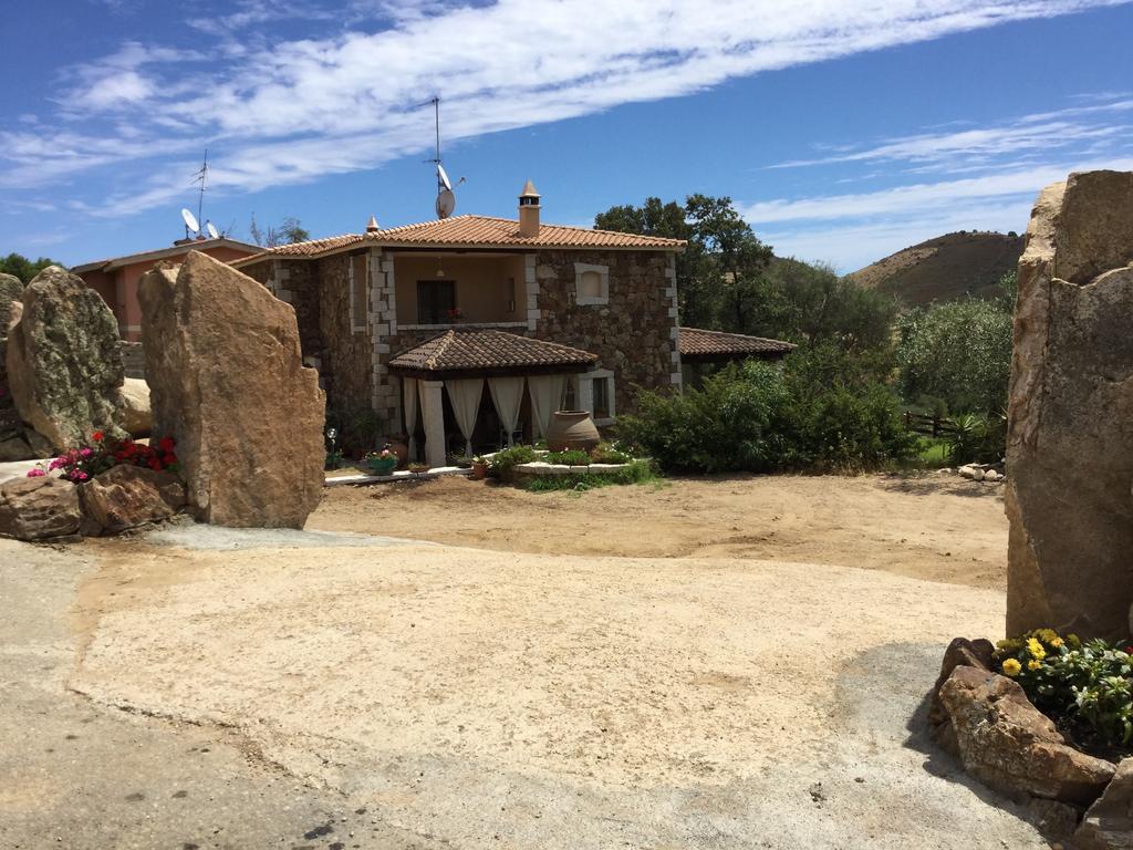 Il Giardino Di Daniela Bed & Breakfast San Teodoro  Eksteriør bilde