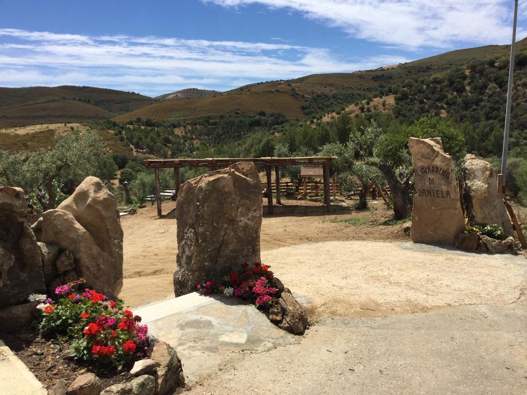 Il Giardino Di Daniela Bed & Breakfast San Teodoro  Eksteriør bilde